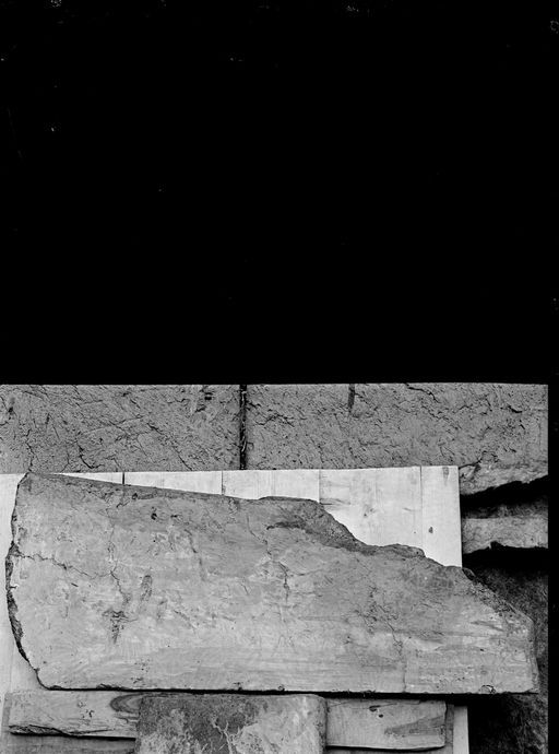 B3018: Verputzbrocken mit Inschrift Fragment (vermutlich Tocharisch) (B_3018_Plnr_37_Inschrift_Fragment_von_Tempel_Q_-_ausserhalb_der_Stadtmauer_2.jpg)