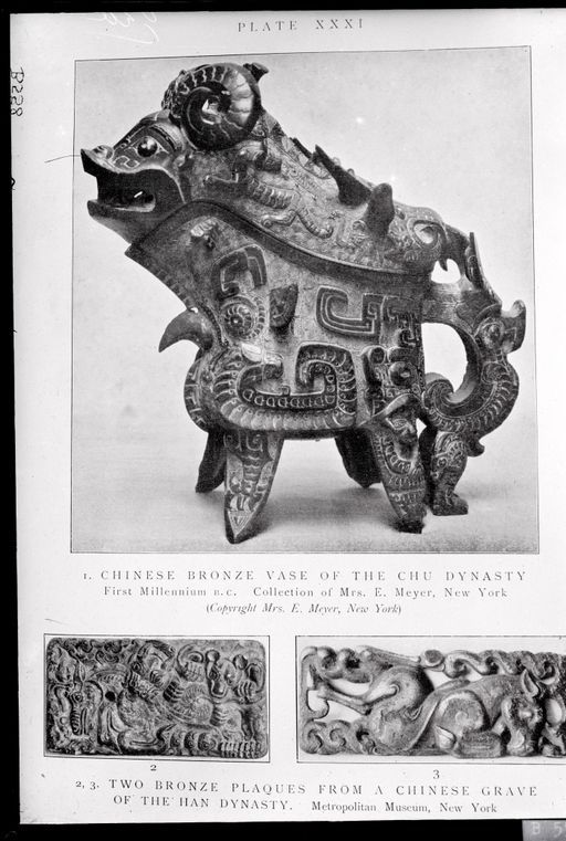 B558: Chinesische Bronzevase aus Slg Meyer, New York und und 2 Bronzeplaketten aus dem Metropolitan Museum mit Drachenmustern, Aufnahmen von plate XXXI eines Kunstbuchs (B_558.jpg)