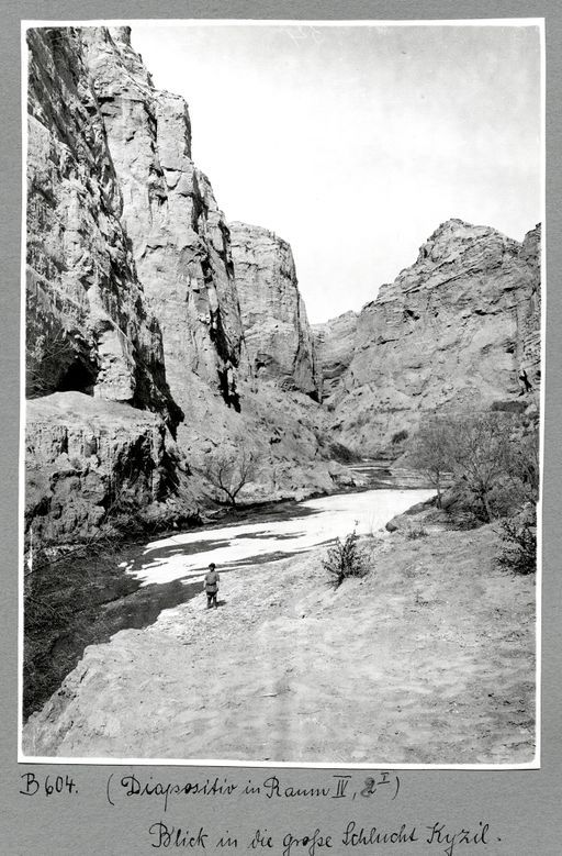 B 604: Blick in die große Schlucht von Kizil im Januar