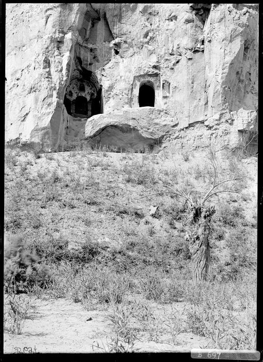 B697: Reste der Cella einer Kulthöhle und Eingang zur Nāgarāja-Höhle (?) (B_697_Kiz_192-193.jpg)