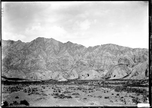 B841: Westliches Ende des nördlichen Höhenzugs mit nördlichen Kulthöhlen (B_841_Kir_Nord.jpg)