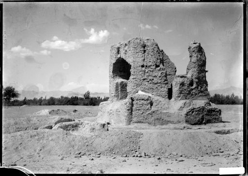 B 926: Ruine des alten Avalokiteśvara-Tempels, Südostseite