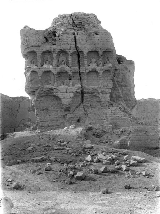 B 931: Großer Tempel mit Buddha-Nischen