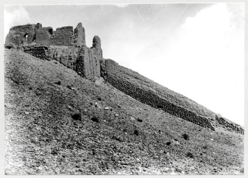 B986: Tempelruine auf dem Berg (B_986__Aratam_pos.jpg)