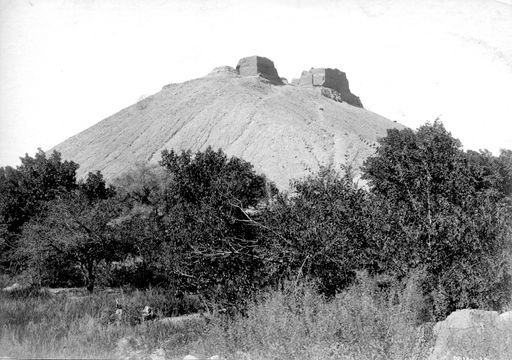 B987: Nordansicht der Anlage auf dem Berg vom Garten aus des Wang von Hami aus (B_987_pos.jpg)