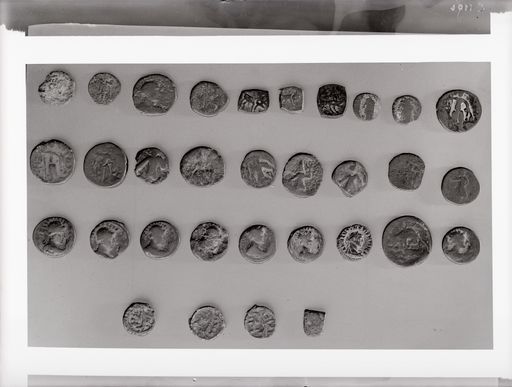 C 110b: 32 verschiedene Münzen, AV
