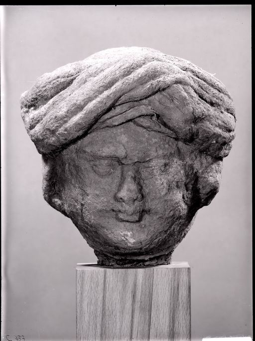 C 133: Großer Kopf mit Turban