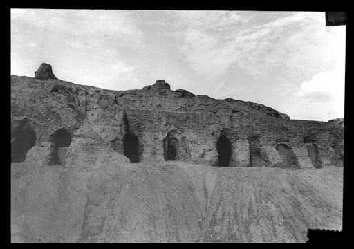 T 116: Oberste Höhlenanlage am rechten Ufer (geöffnet), Nahaufnahme