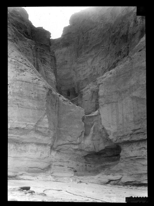 T 119: Höhle mit koktürkischer Inschrift, (Eremitenhöhle mit Runeninschrift)