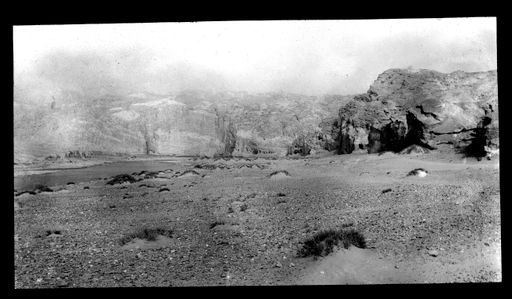 T 120: Hauptgruppe am Strom Gesamtansicht vom Fluss aus, Blick nach Norden