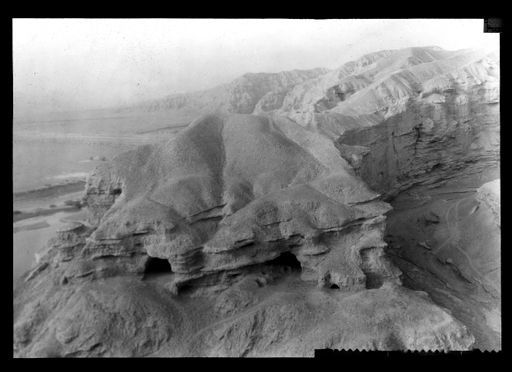 T 121: Höhlen oberhalb des Hisar