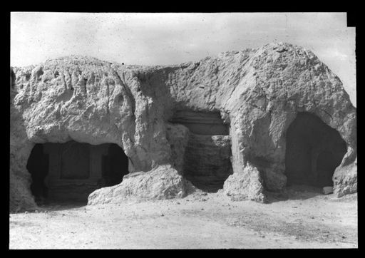 T 127: Mittelgruppe, Tempel im Westen des Tales