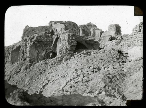 T 152: Bibliothek in Kloster K (?)