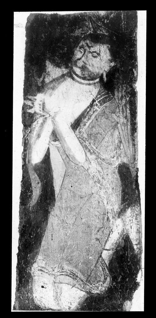 T 228: Kniender Mönch mit verehrend vor der Brust zusammengelegten Händen, Teil einer Parinirvāṇa-Szene