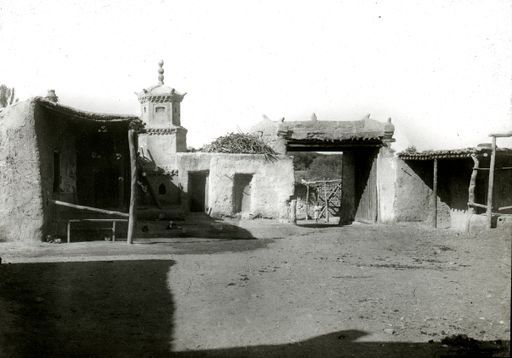 T 34: Hof mit Minarett