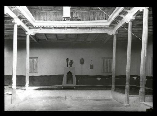 T 36: Vergleichsbild: Aiwan, Inneres eines modernen Hauses: Haus des Imam Sa'ut