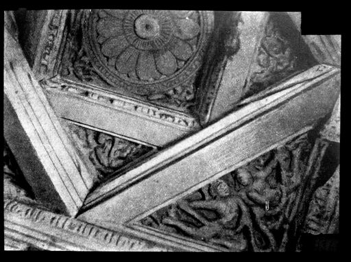 T 370: Vergleichsstück: Laternendecke aus d.graeco- buddhistischen Haustein-Tempel zu Pandrethan in Kashmir. Nach Foucher, L'art gréco-bouddhique de Gandhāra, Paris 1905,I, S.145