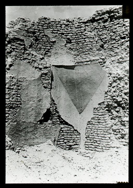 T 376: Ruine eines Kuppeltempels mit tels vorgesetztem Dreieck zum Übergang von quadratischem Unterbau zur runden Kuppel.