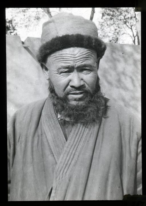 T 46: Mamatsit Mirab ; Büste