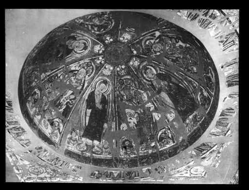 T 501: Aus mitgebrachten Teilstücken zusammengesetzte und für die Ausstellung im Museum für Völkerkunde restaurierte Kuppel einer Cella bemalt mit Buddhas und Bodhisattvas