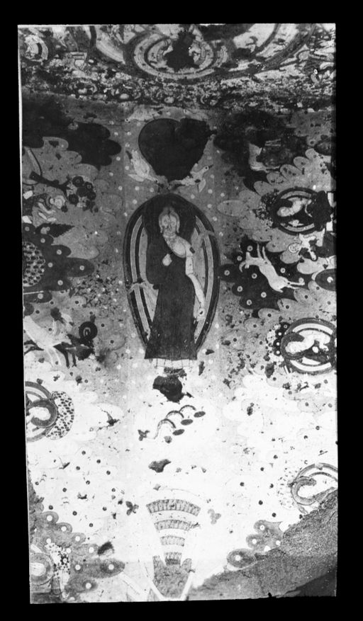 T 519: Zenithstreifen zwischen und Jātaka-Szenen über Lünette mit predigendem Buddha