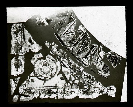 T 559: Eckzwickel des Plafond des Kuppelgewölbes mit Rosette und Blätterfries