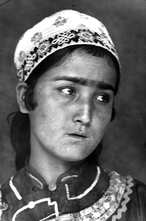 T 56: Bauernfrau Hashira Khan ; Kopf 3/4 Ansicht