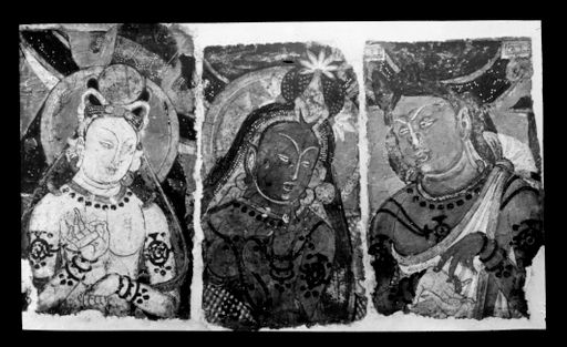 T 566: Drei zusammengesetzte Malereiplatten: Ajātaśatru, seine Königin und sein Minister Varṣakāra