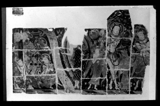 T 569: Buddhas Überquerung der Ganga neben Gottheiten und Musikanten