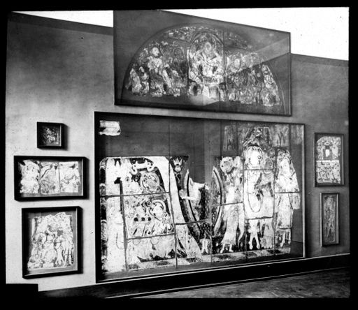 T 591: Wand mit Wandmalereien der Māyā-Höhle (224) in dem Kizil Raum XXXVI des Museums für Völkerkunde in der Stresemannstrasse