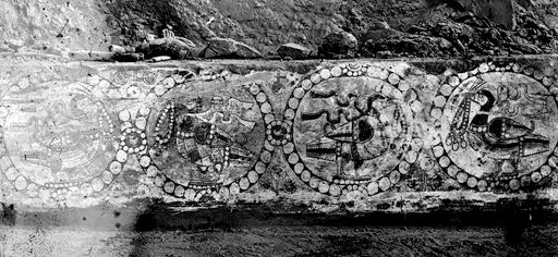 T 616: Sassanidischer Entenfries in Perlkränzen