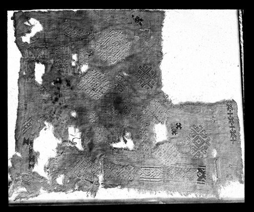 T 642: Gewebtes Textil mit Stickerei, Musterbogen