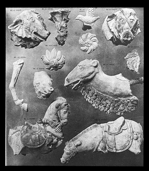 T 674: Applikationen (Fremdfoto: Aurel Stein)