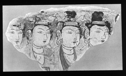 T 677: Köpfe von Stifterinnen